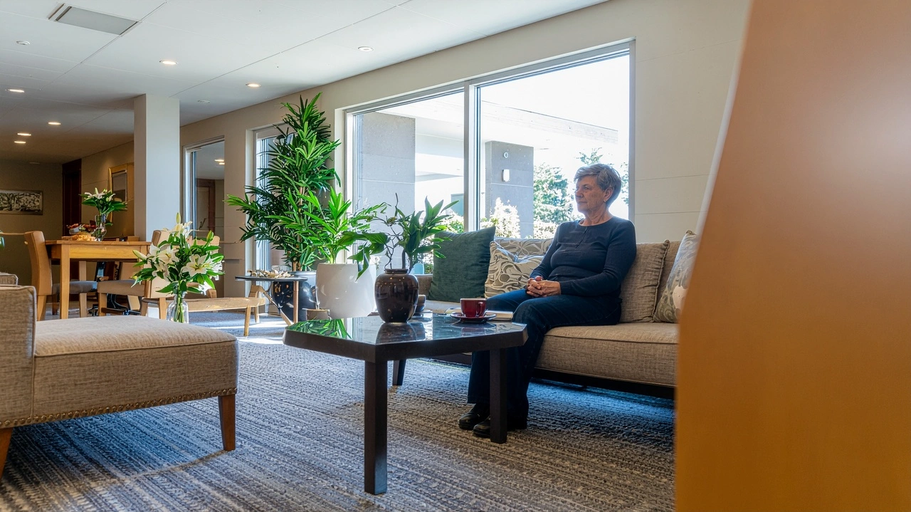Regent’s Garden vs Standard Care- Why 5-Star Hospitality Matters__Adobe Firefly promp 699095.webp
